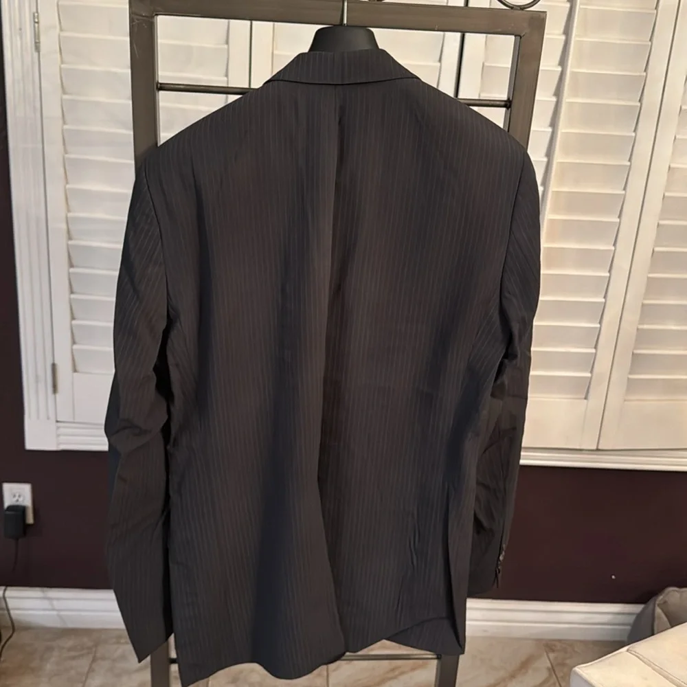 Hugo‎ boss, Men's Pinstripe blazer wool poly blend 85/15 has 42 L see photos